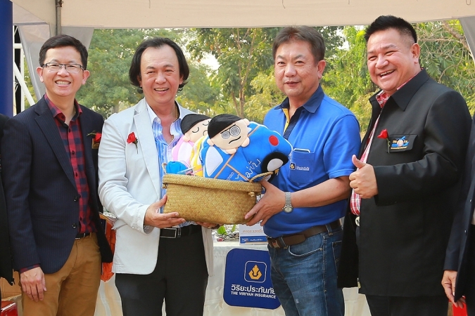 วิริยะประกันภัย ร่วมงาน Logistics Land 2015 Touch a Truck “Fin” nomenon