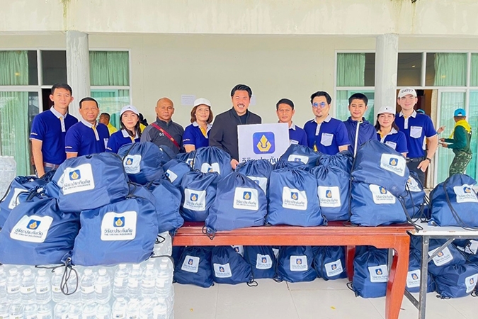 วิริยะประกันภัย มอบถุงยังชีพ – น้ำดื่ม แก่ผู้ประสบภัยน้ำท่วม อำเภอหาดใหญ่